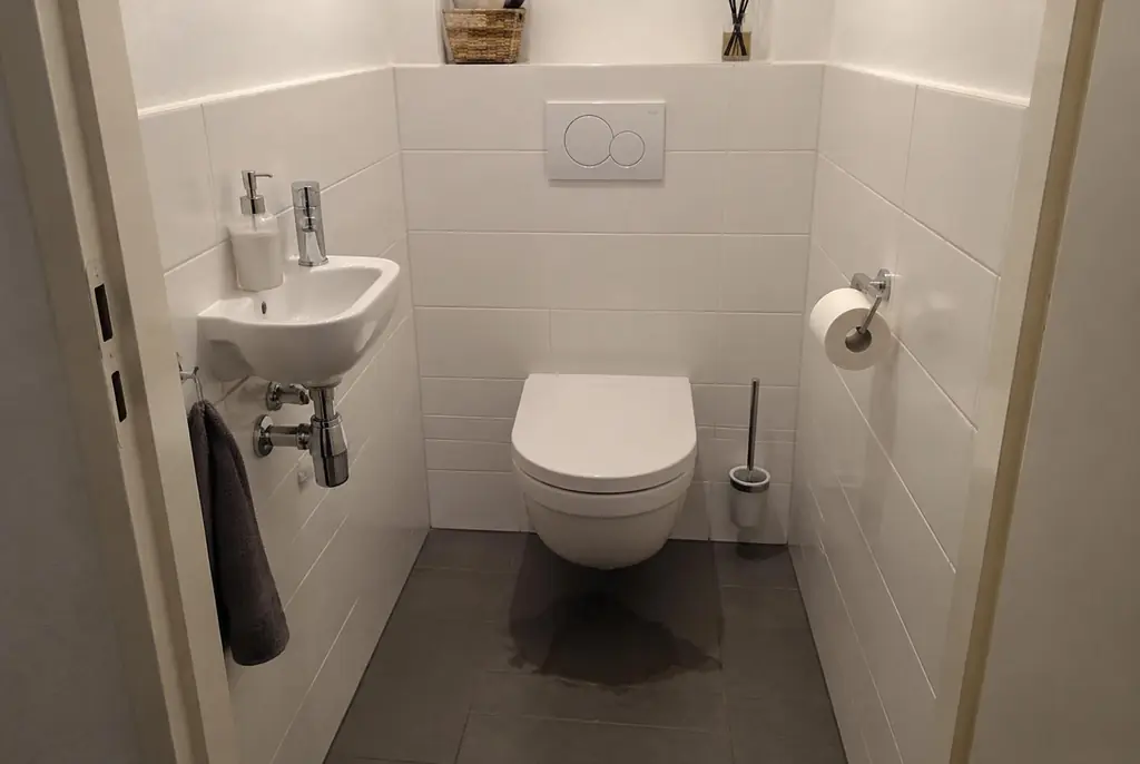 Lekdetectie Dalfsen – natte vloer bij een toilet